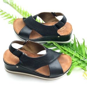 Black Pamela Leather Sandal - Women